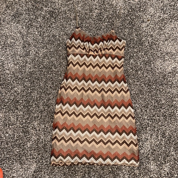 NWT No Comment Brand Zig Zag Design Dress Size Medium - Picture 2 of 8